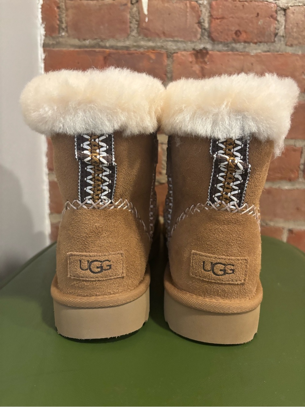 New with Box! Ugg Classic Mini Alpine in Chestnut - Picture 7 of 10